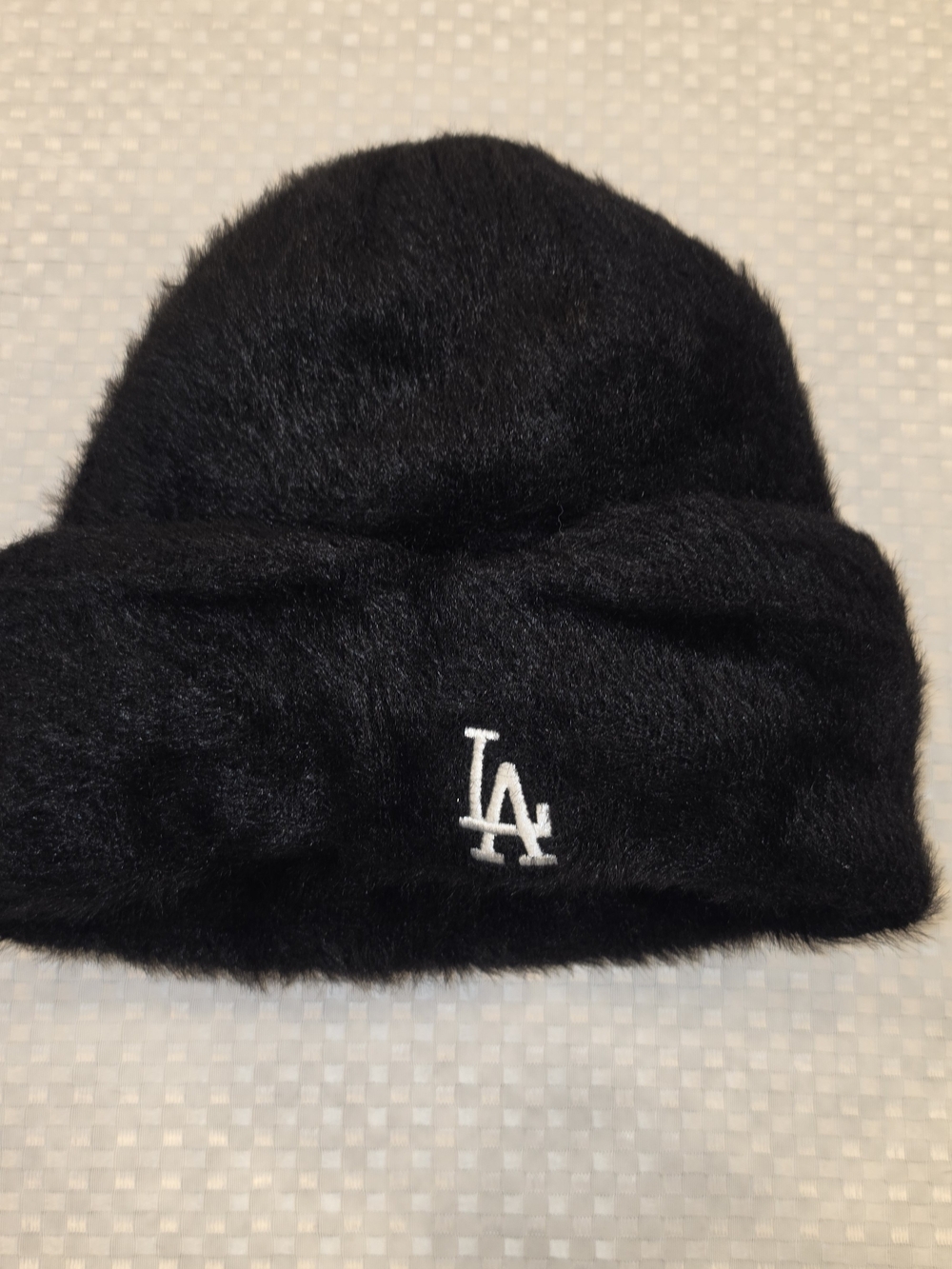 Women's Los Angeles Dodgers New Era Black Fuzzy Cuffed Knit Hat